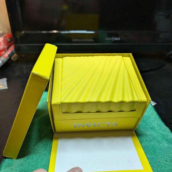 Invicta Pro Diver Automatic Men's Watch - 47mm, Gold (35339) - Picture 7 of 8